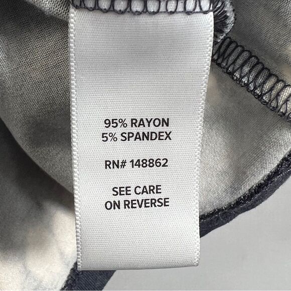 Torrid Grey/Blue and White Tie-Dye Cold Shoulder Blouse 0670 - Picture 6 of 8